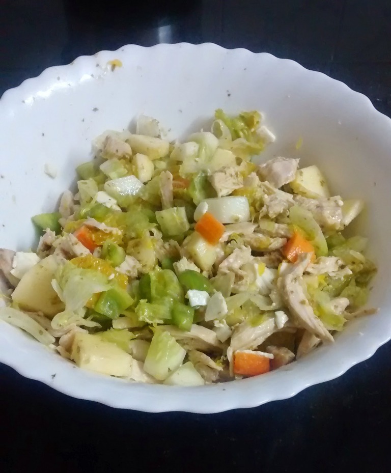 31-chicken-herbs-salad